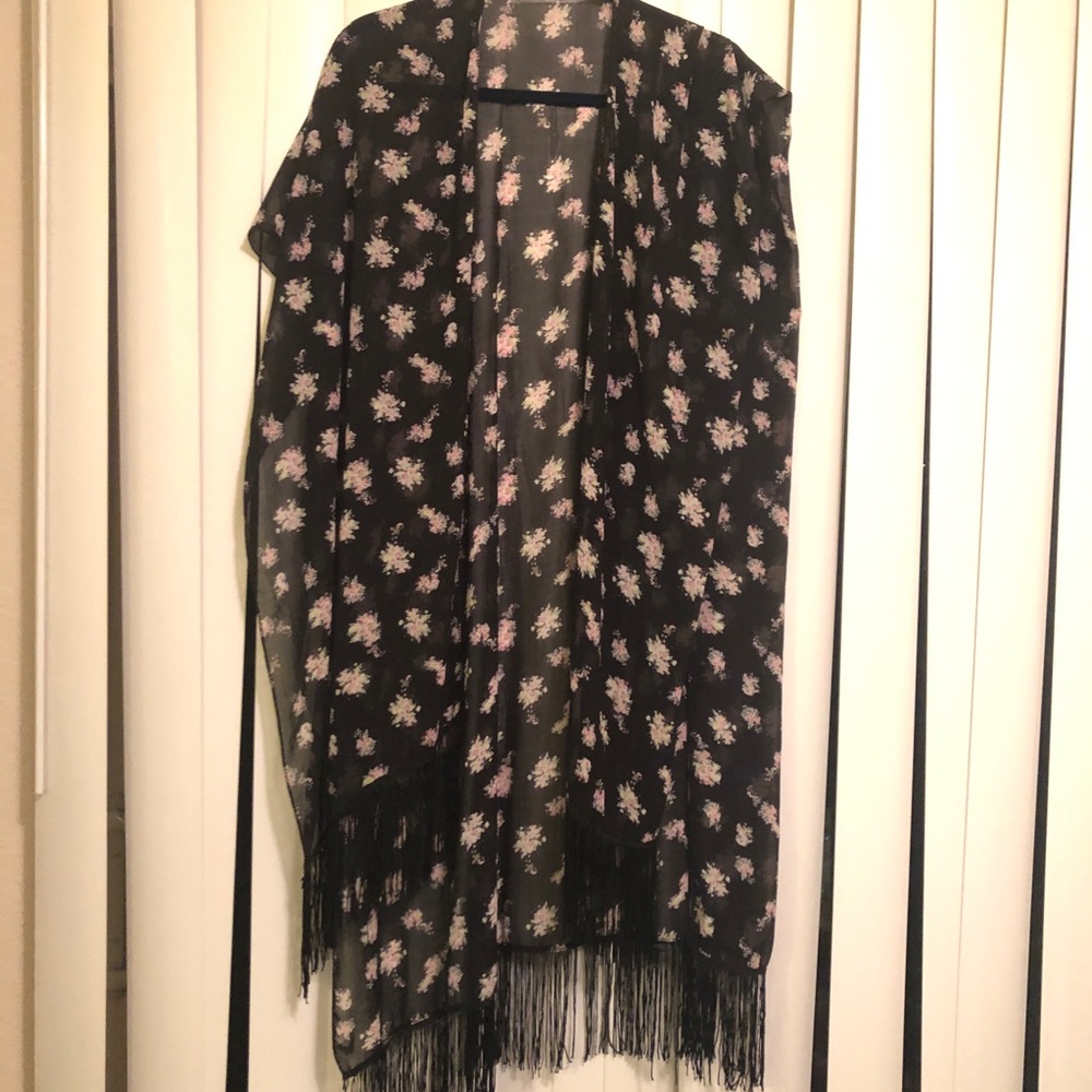 Floral kimono with Fringe
